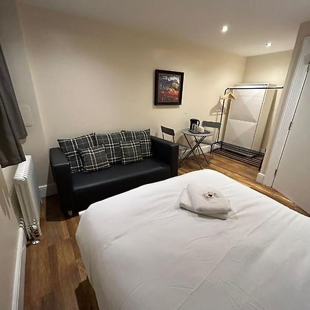 Modern Double Room With Sofa 爱丁堡 外观 照片